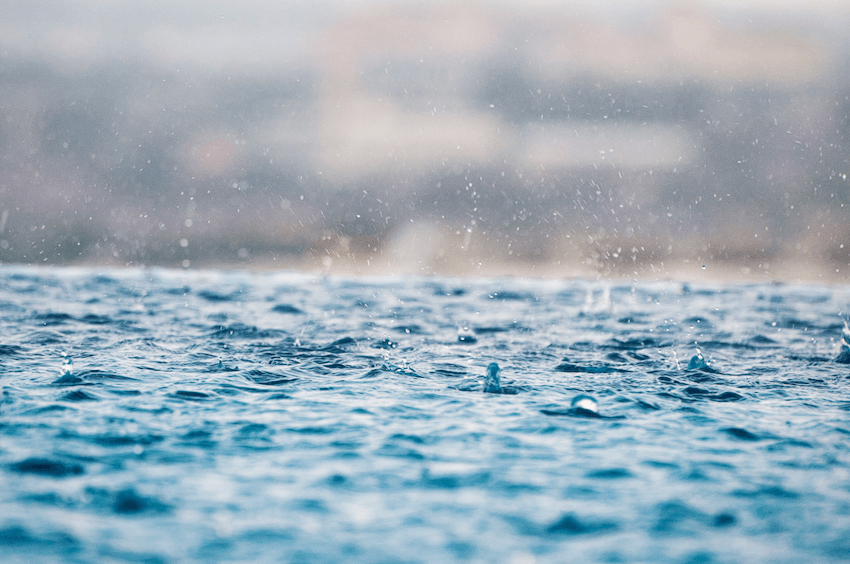 雨の日の水たまり