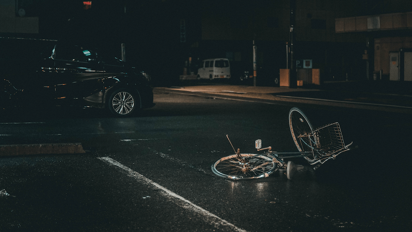 夜道の自転車トラブル