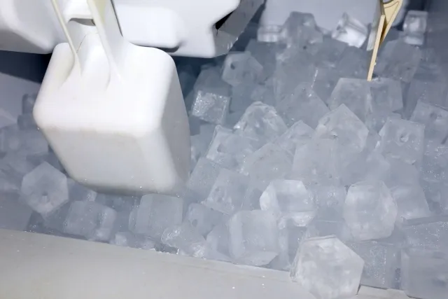 冷蔵庫の氷ができない